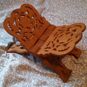 💜Carved Wood Bible Stand💜